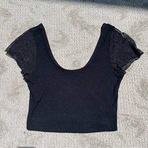 EUC Women's Solemio Cropped Short Sleeve Top size Large in Black